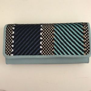 Women’s wallet.